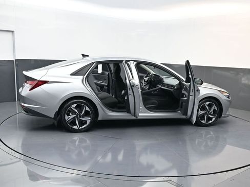 Used 2023 Hyundai Elantra SEL w/ Convenience Package image 34