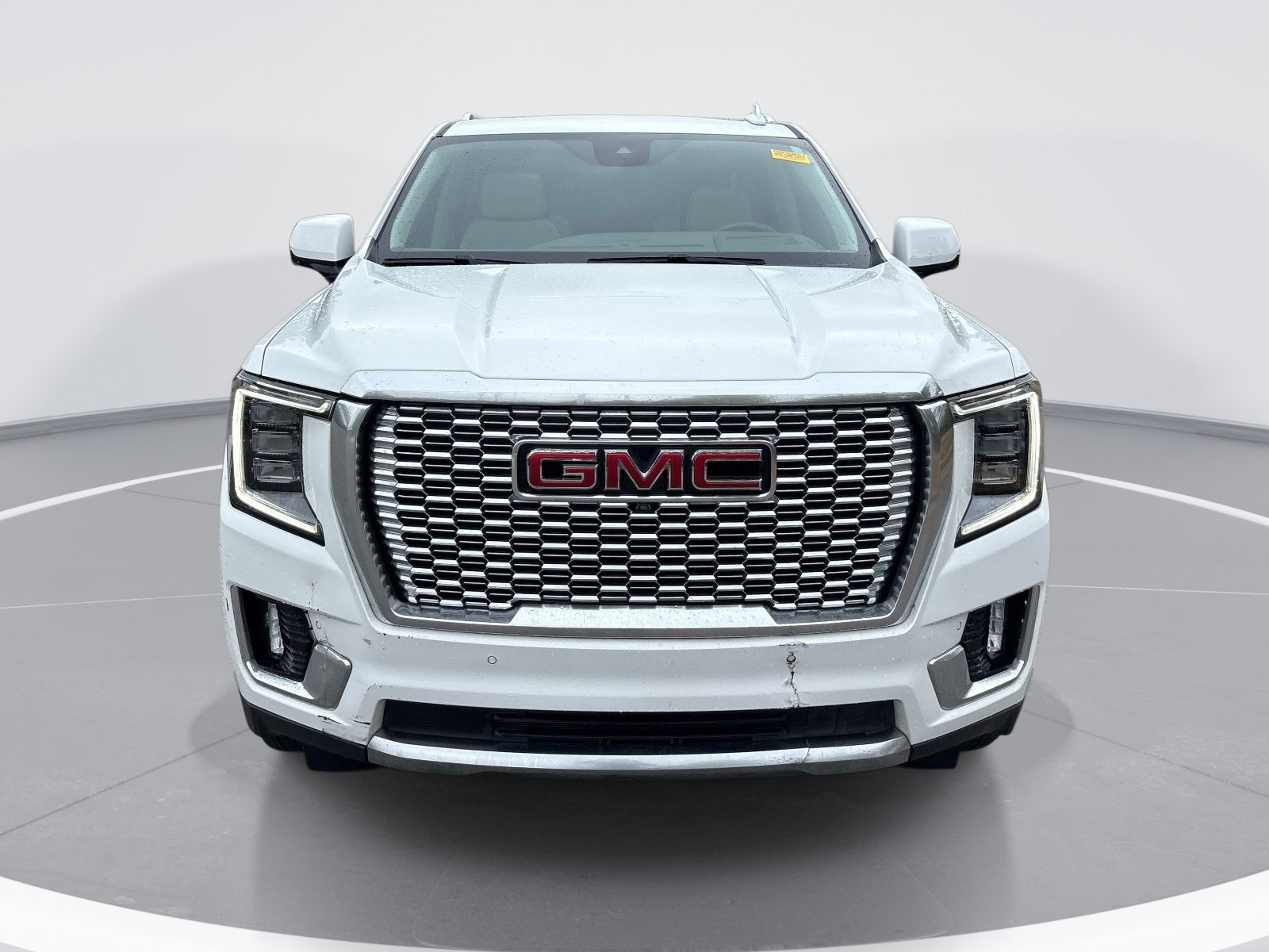 Used 2024 GMC Yukon XL Denali w/ Advanced Technology Package AWD/4WD image 2