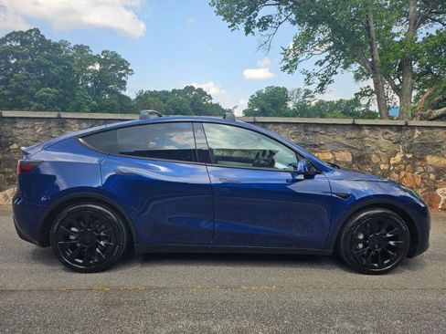 Used 2022 Tesla Model Y Long Range AWD/4WD image 10