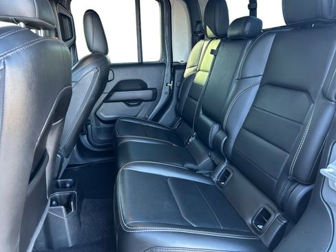 Used 2021 Jeep Gladiator Overland w/ Popular Equipment Package image 14