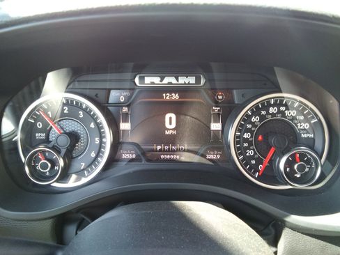Used 2023 RAM 1500 Laramie AWD/4WD image 14