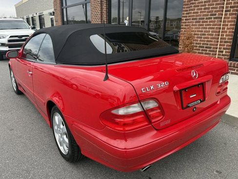 Used 2002 Mercedes-Benz CLK 320 Cabriolet image 4