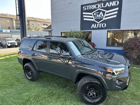 Used 2024 Toyota 4Runner TRD Off-Road Premium w/ Off Road Premium Plus Package AWD/4WD image 2