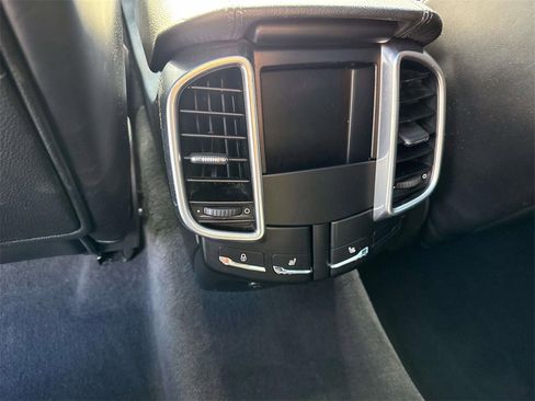 Used 2018 Porsche Cayenne image 10