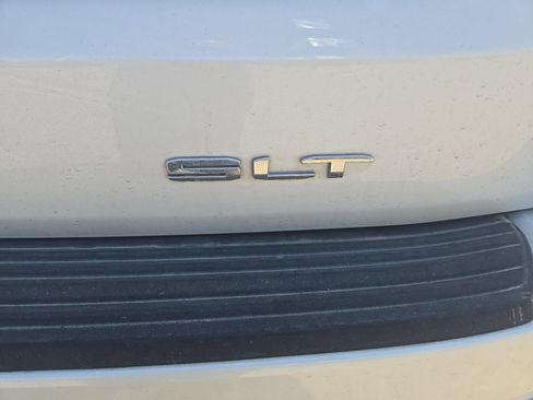 Used 2023 GMC Yukon XL SLT w/ SLT Premium Package RWD image 6