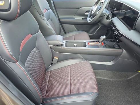 New 2026 Nissan Kicks SR w/ SR Premium Package FWD image 25