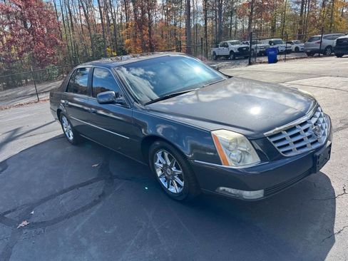 Used 2010 Cadillac DTS Luxury image 7