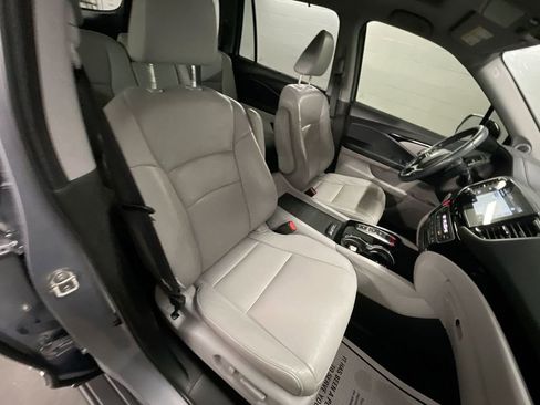 Certified 2019 Honda Pilot Touring image 28