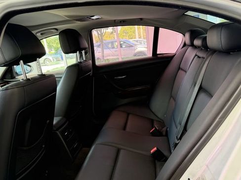 Used 2006 BMW 330i Sedan RWD image 7