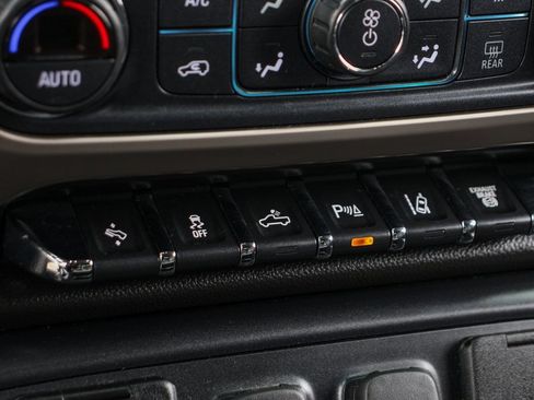 Used 2018 GMC Sierra 3500 Denali w/ Duramax Plus Package image 27