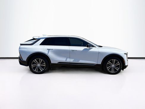 Certified 2026 Cadillac Lyriq Luxury RWD image 4