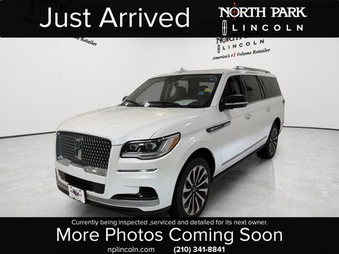 Used 2023 Lincoln Navigator L Reserve AWD/4WD image 1