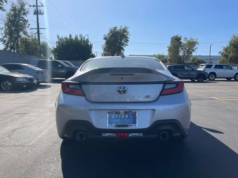 Used 2025 Toyota GR86 Premium w/ ALL Weather Mat Package (TMS) RWD image 3