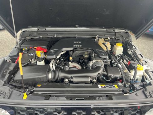Used 2021 Jeep Gladiator Sport AWD/4WD image 39