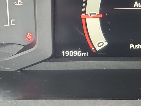 Used 2024 Toyota Tacoma SR image 15