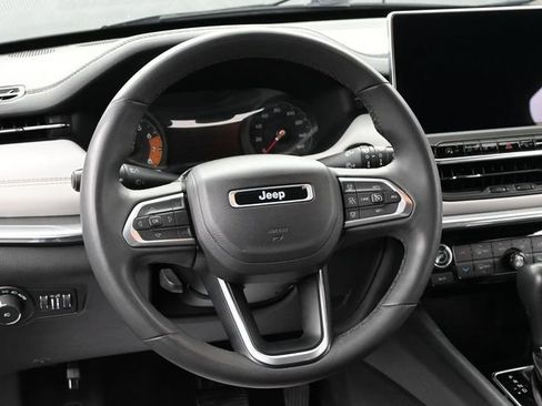 Used 2024 Jeep Compass Limited image 28