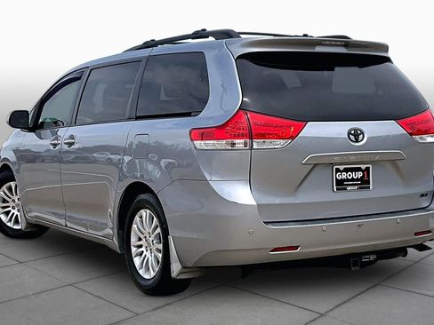 Used 2013 Toyota Sienna XLE FWD image 10