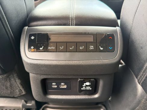 Certified 2024 Nissan Pathfinder Platinum FWD image 31