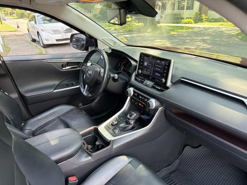 Used 2019 Toyota RAV4 Limited w/ Advanced Technology Package AWD/4WD image 12