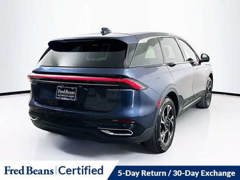 Used 2024 Lincoln Nautilus Premier w/ Equipment Group 102A image 8