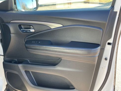 Used 2017 Honda Pilot LX image 14