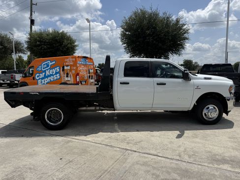 Used 2024 RAM 3500 SLT w/ Quick Order Package 2YG SLT AWD/4WD image 3
