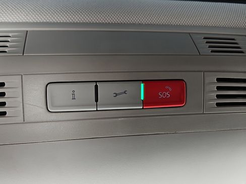 Used 2020 Volkswagen Tiguan SE w/ Panoramic Sunroof Package image 20