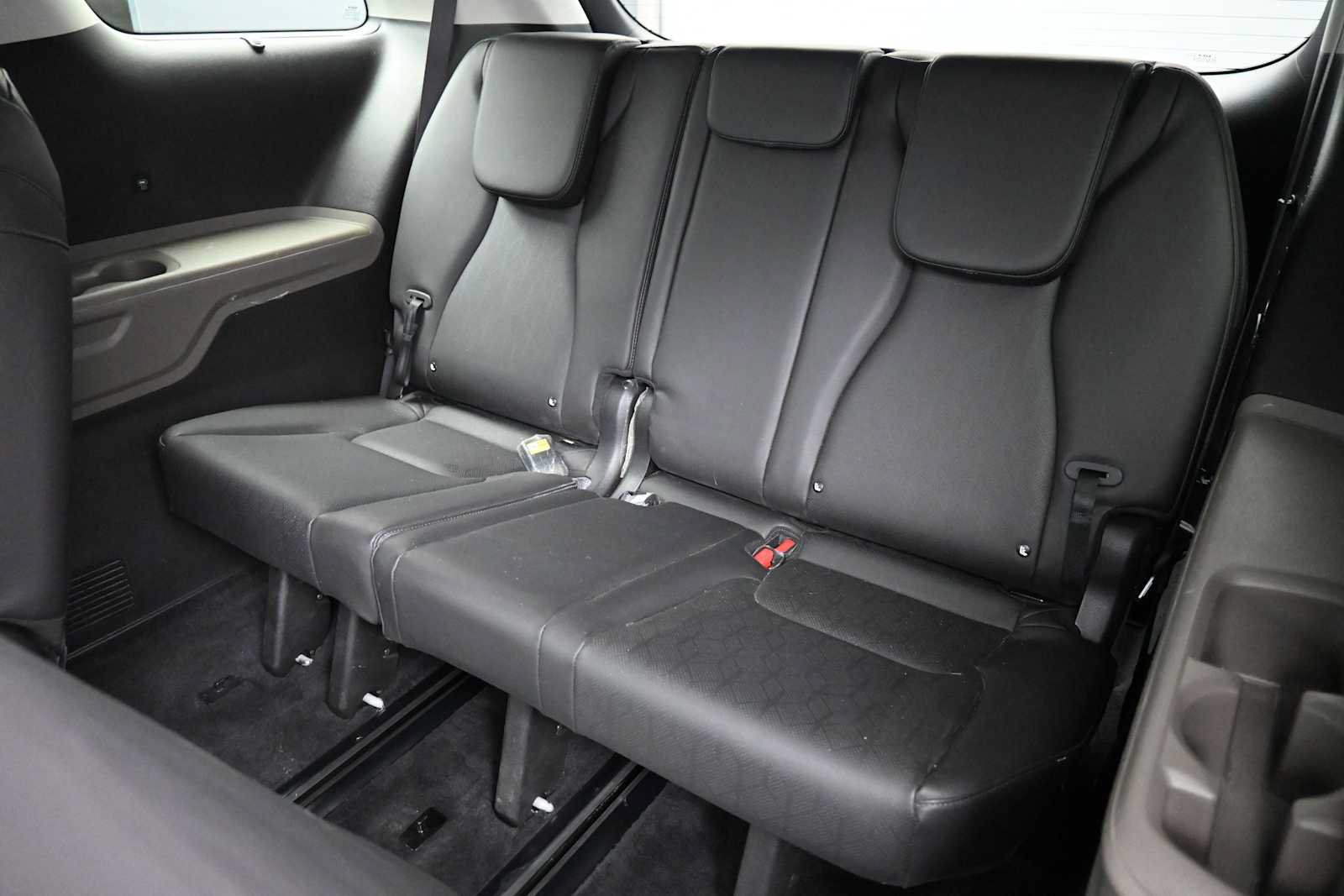 Used 2025 Kia Carnival EX FWD image 20