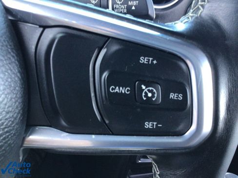 Used 2022 Jeep Wrangler Unlimited Sahara w/ Cold Weather Group image 19