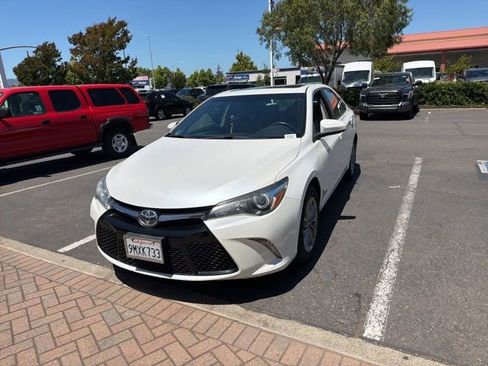 Certified 2017 Toyota Camry SE w/ Moonroof Package FWD image 14