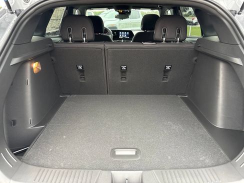 New 2026 Chevrolet Trax RS w/ Sunroof Package FWD image 15
