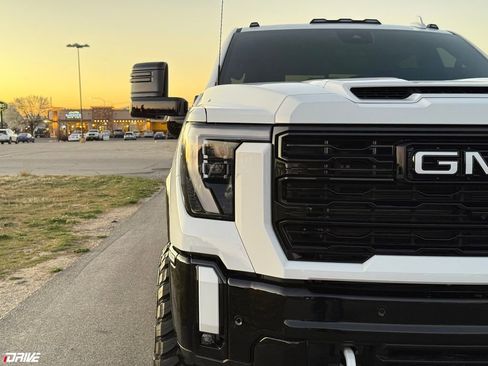 Used 2026 GMC Sierra 2500 AT4X image 6