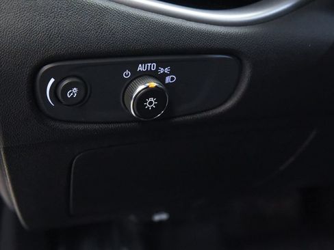 Used 2023 Chevrolet Malibu LT FWD image 16
