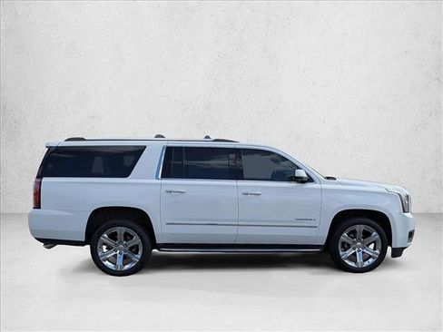 Used 2019 GMC Yukon XL Denali image 4