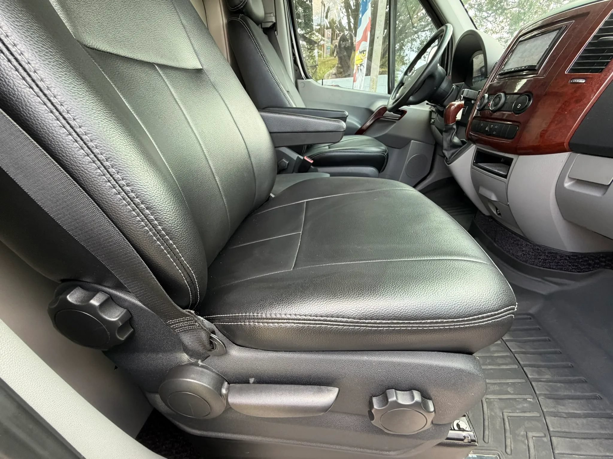 Used 2012 Mercedes-Benz Sprinter 2500 image 25