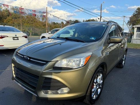Used 2014 Ford Escape SE w/ Equipment Group 201A image 5