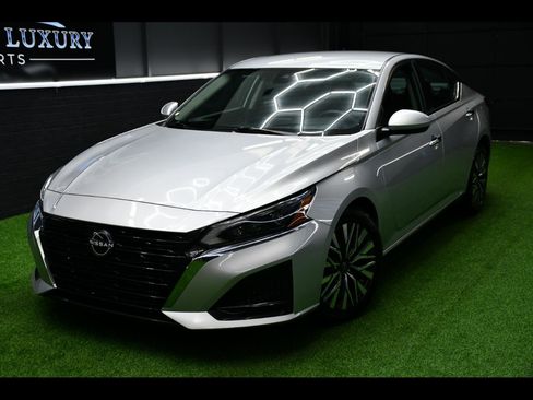 Used 2023 Nissan Altima 2.5 SV FWD image 1