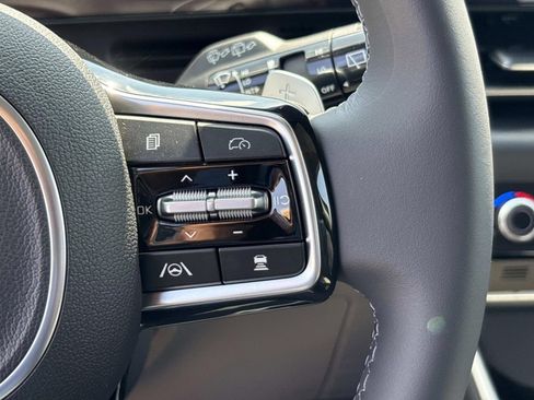 New 2026 Kia Carnival LXS FWD image 24