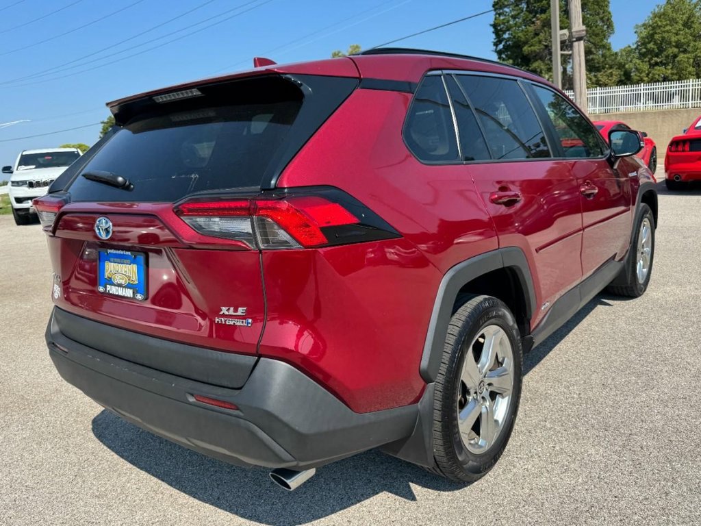Used 2021 Toyota RAV4 XLE Premium AWD/4WD image 3