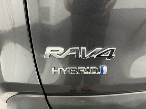 Used 2020 Toyota RAV4 LE AWD/4WD image 31