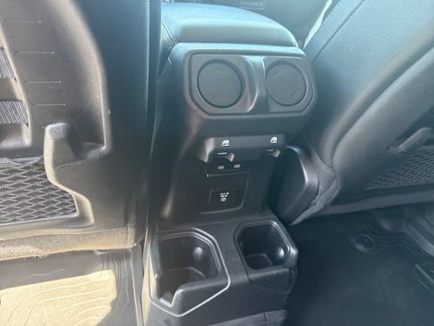 Used 2022 Jeep Gladiator Rubicon w/ LED Lighting Group AWD/4WD image 38