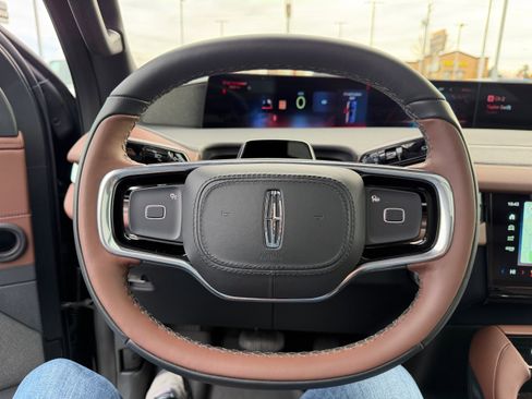 New 2025 Lincoln Navigator L Reserve image 32