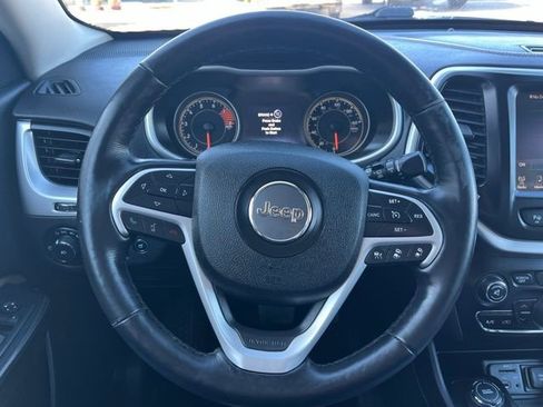 Used 2016 Jeep Cherokee Limited w/ Luxury Group AWD/4WD image 41