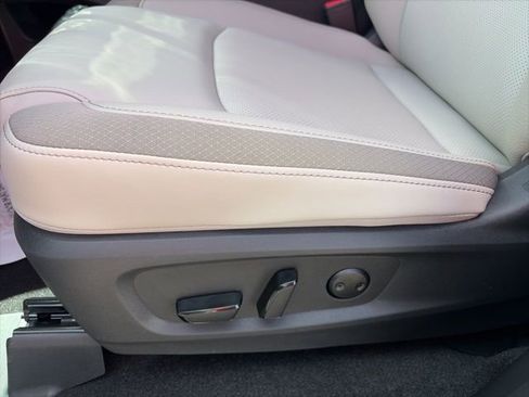 New 2026 Nissan Pathfinder SL AWD/4WD image 10