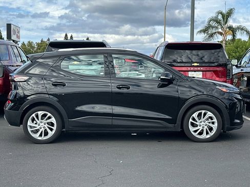 Used 2022 Chevrolet Bolt EUV LT w/ Driver Confidence Package image 4