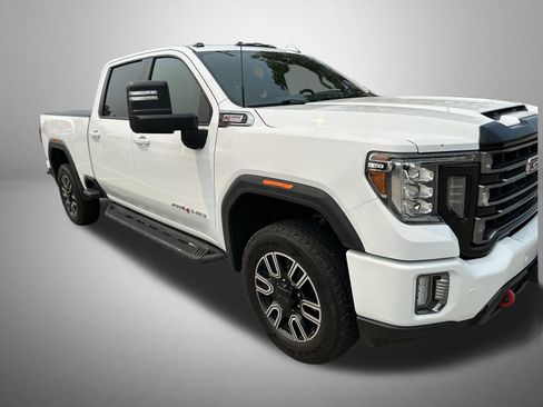 Used 2020 GMC Sierra 2500 AT4 w/ AT4 Premium Package AWD/4WD image 2