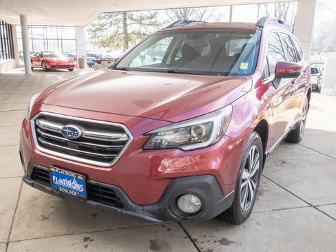 Used 2018 Subaru Outback 2.5i Limited image 3