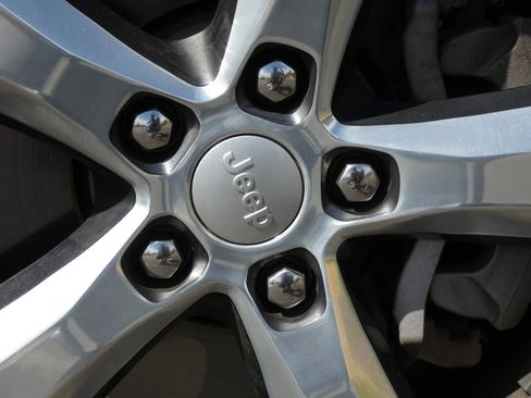 Used 2022 Jeep Grand Cherokee L Limited w/ Luxury Tech Group II image 21