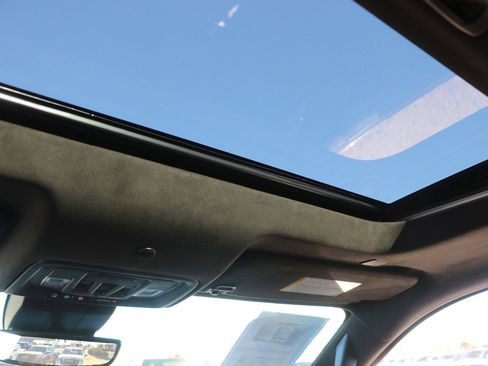 Used 2024 GMC Sierra 1500 AT4X image 28