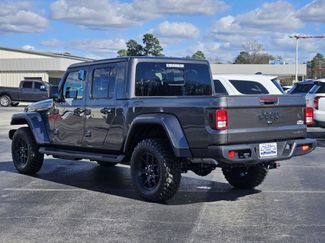 New 2026 Jeep Gladiator Sport video 4